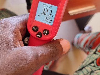 Thermomètre à infrarouge