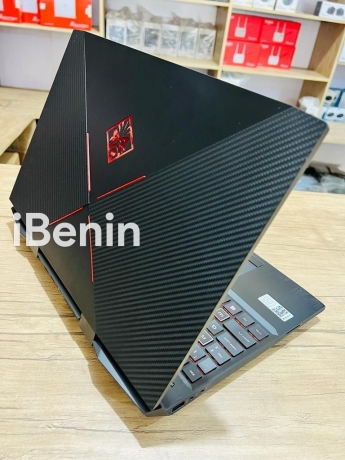 omen-by-hp-laptop-15-big-0